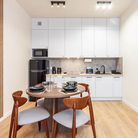 Apartly - River27, 2 Sypialnie, Balkon, Widok Na Rzeke I Bezplatny Parking アパート
