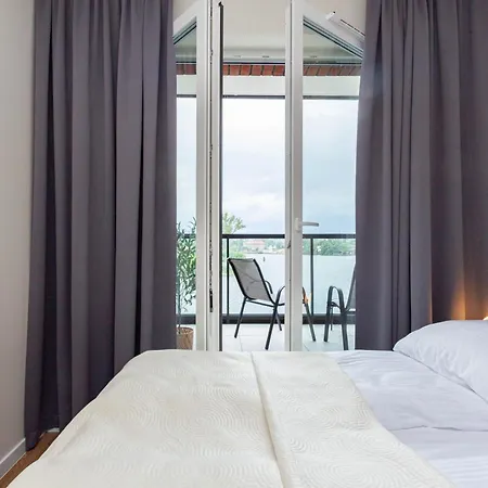 アパート Apartly - River27, 2 Sypialnie, Balkon, Widok Na Rzeke I Bezplatny Parking シュチェチン
