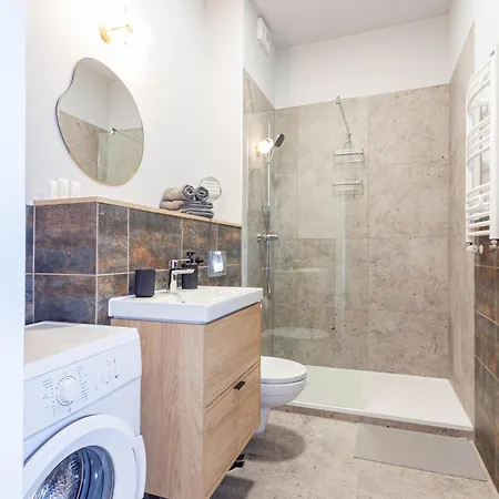 Apartly - River27, 2 Sypialnie, Balkon, Widok Na Rzeke I Bezplatny Parking アパート